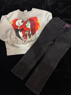 Set - Disney Nightmare Before Christmas sweatshirt plus jeans